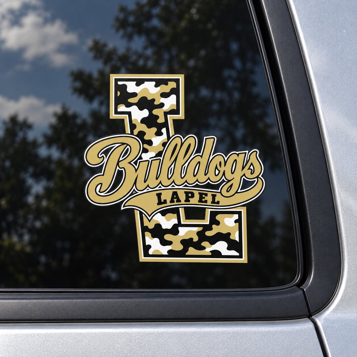 Lapel Bulldogs camo script L vehicle decal on a car window.